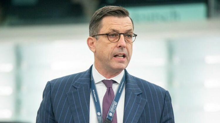Politikani gjerman: Me Trumpin mund të ketë progres në dialogun Kosovë – Serbi