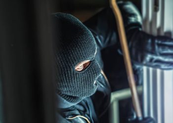 Hajnat hyjnë në një shtëpi në Ferizaj, vjedhin para