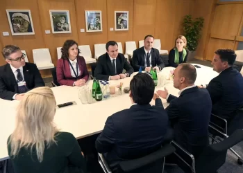 Kryeministri Kurti në Davos me homologun lituanez, diskuton për mundësitë e rritjes së investimeve në sektorin e energjisë