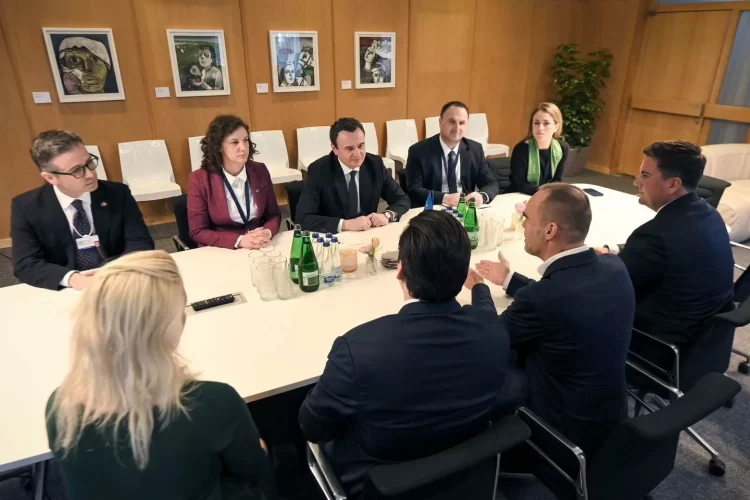 Kryeministri Kurti në Davos me homologun lituanez, diskuton për mundësitë e rritjes së investimeve në sektorin e energjisë