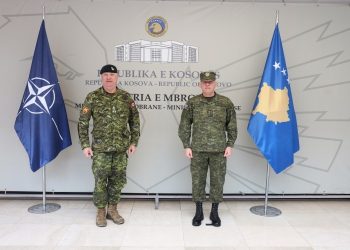 Jashari njofton Gjeneralin Scott për të arriturat e FSK-së