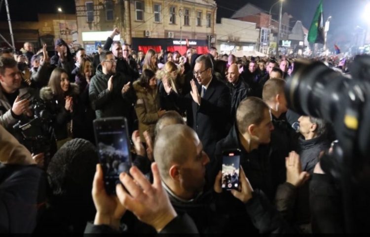 Vuçiq themelon “lëvizjen për popullin dhe shtetin”