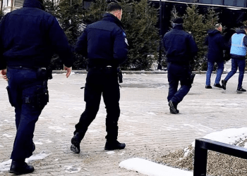 Aksion bashkë me policinë, KEDS zë disa biznese në Prishtinë duke e vjedhur energjinë elektrike