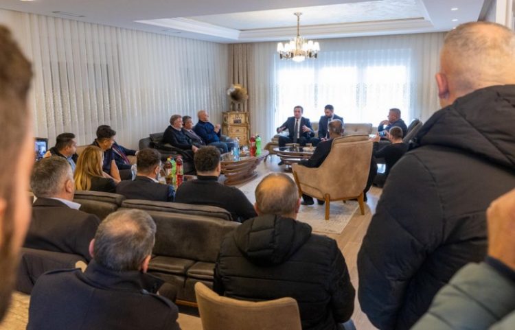 Kurti: Me ne nga 7 u bënë 70 punëtorë egjiptian në administratë