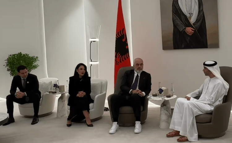 Me ftesë të presidentit, Edi Rama arrin në Emiratet e Bashkuara Arabe