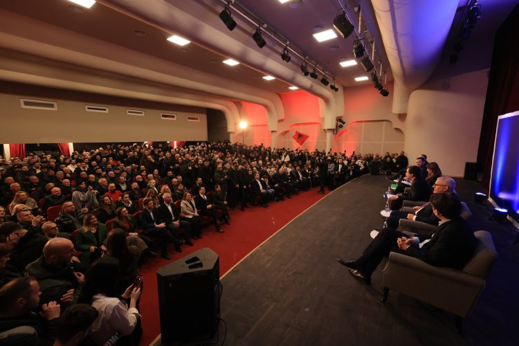 Kurti: Mitrovica sot është më e plotë se asnjëherë më parë prej çlirimit të vendit
