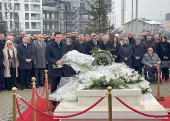 Homazhe te varri, Adbixhiku: Rugova ishte shqiptari më i madh i të gjitha kohërave