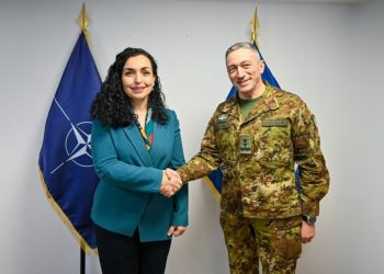 Osmani takoi komandantin e KFOR-it: Bashkëpunimi i ngushtë është i nevojshëm për ta siguruar paqen dhe stabilitetin në vend