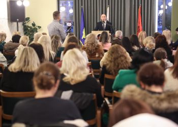 Haradinaj për gratë kosovare: Bartëset e vërteta të ndryshimit dhe zhvillimit