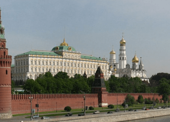 Kremlini i përgjigjet kërcënimit të Trump: BRICS nuk po planifikon monedhën e vet