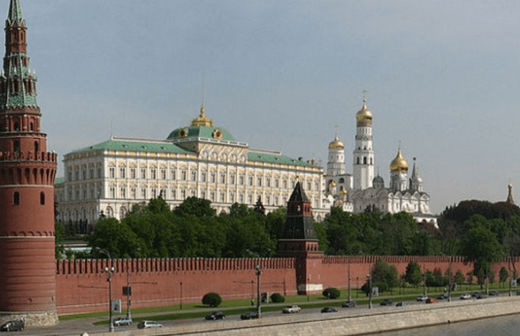 Kremlini i përgjigjet kërcënimit të Trump: BRICS nuk po planifikon monedhën e vet
