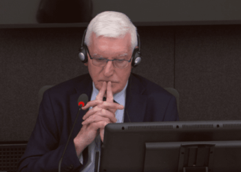 Clarke: Ka diçka të pazakontë në raportet e autopsisë, disa gjurmë të lëndimeve me armë zjarri janë të palogjikshme