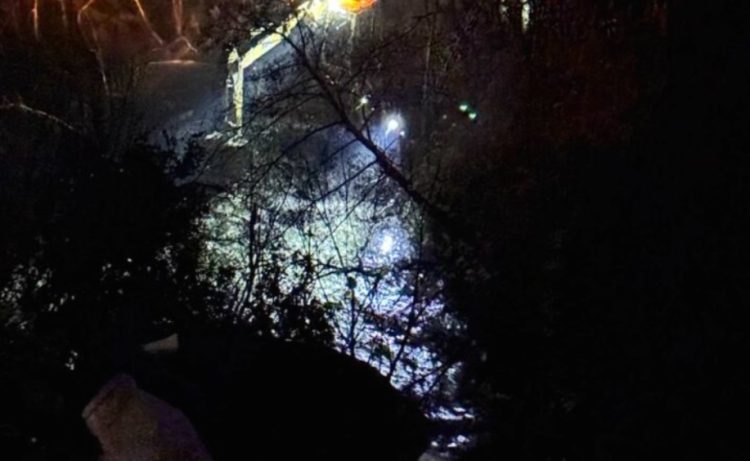 Aksidenti i rëndë në Saraj të Shkupit – Nxirret nga lumi makina bashkë me tre trupa të pajetë