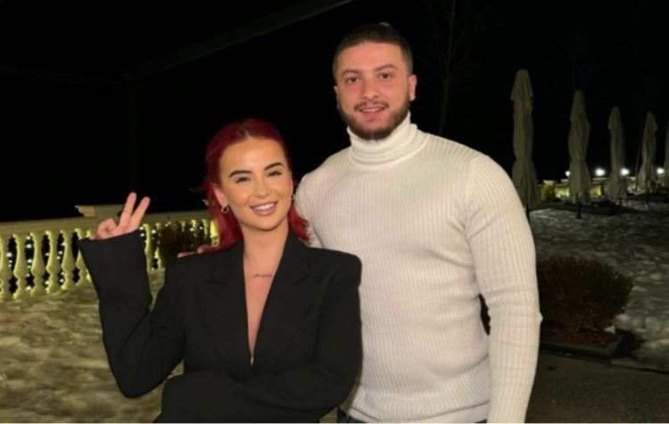 Rina Balaj publikon fotografi me Feron: Hala s’ka konkurrencë 2025