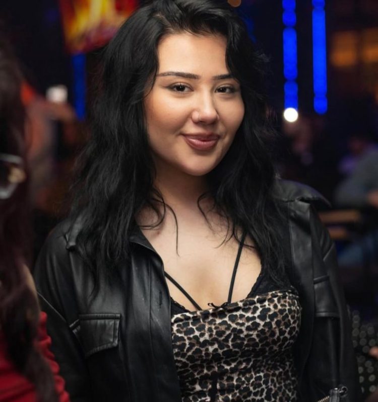 Ka qenë gjithë natën me 5 persona/ Zbardhet dëshmia e 21-vjeçares që alarmoi RENEA-n në Astir: Isha e rrezikuar