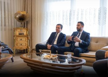 Kurti e Krasniqi vizitojnë një familje të komunitetit egjipitan