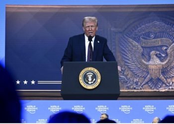 Trump bëri thirrje për ulje të menjëhershme të normave të interesit gjatë fjalimit të tij në Davos