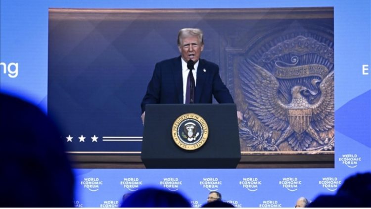 Trump bëri thirrje për ulje të menjëhershme të normave të interesit gjatë fjalimit të tij në Davos