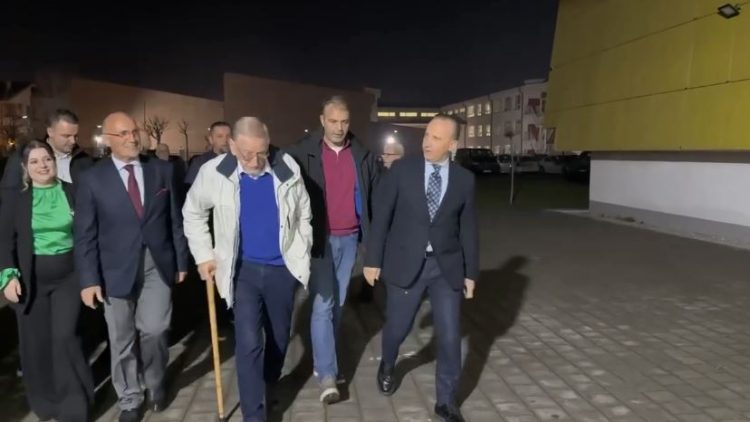 Koalicioni për Familje tubim në Gjilan, i pranishëm edhe ambasadori Walker