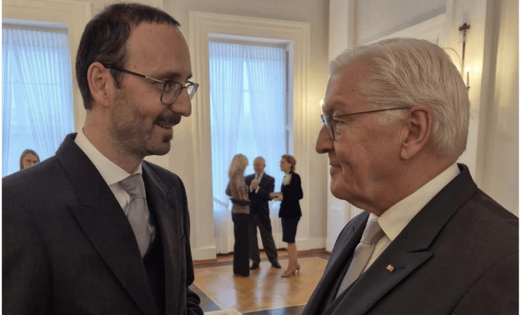 Ambasadori Ajeti takohet me presidentin gjerman: Zemra e Kosovës rrah për Evropën