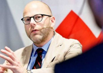 Vogel: Për sa kohë BE-ja dhe SHBA-ja e ‘ledhatojnë Vuçiqin’, Kosova do të jetë në rrezik