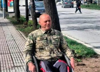 ‘Simbol i punës dhe i forcës’, ky është Avdil Ibishi, punëtori me aftësi të kufizuara që pastron Gjilanin