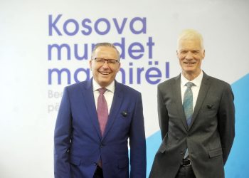 Hamza e sjell në Kosovë themeluesin e PISA-s, zotohet se do ta rrisë cilësinë në arsim