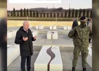 Vizita e boshnjakëve, kompleksi i Jasharëve u kujton Srebrenicën
