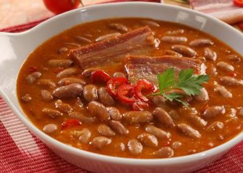 Fasule me pastërma, shije tradite shqiptare