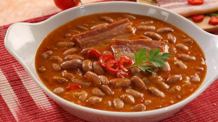 Fasule me pastërma, shije tradite shqiptare