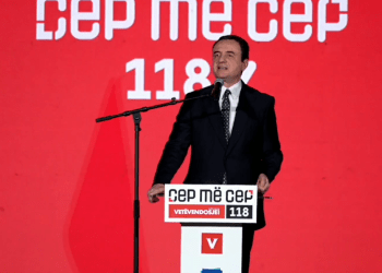 Kurti: Gati gjysma e administratës publike qendrore janë gra, synimi ynë është që në FSK të kemi 1 mijë gra e vajza
