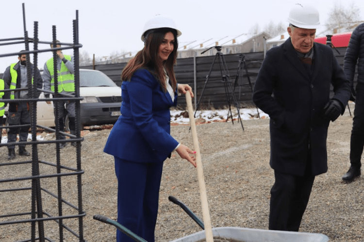 Vendoset gurthemeli i shkollës në lagjen ‘Prishtina e re’”, Nagavci: Do të krijohet një mjedis i shkëlqyer për mësim