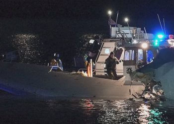 T*ragjedia në ajër, nxirren 19 trupa nga lumi në SHBA, pikëpyetje mbi përplasjen