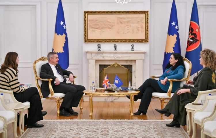 Presidentja Osmani i kërkon Britanisë forcim të bashkëpunimit në siguri e mbrojtje