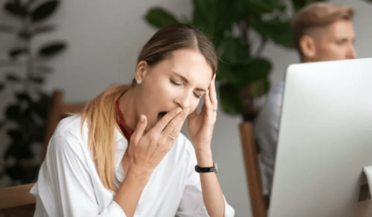 Përse përgjumemi pas ngrënies?