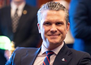 Pete Hegseth emërohet Sekretar i ri i Mbrojtjes i SHBA-së