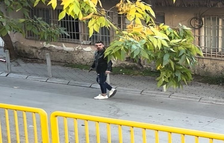 Policia kërkon ndihmën e qytetarëve për ta identifikuar e arrestuar një të dyshuar