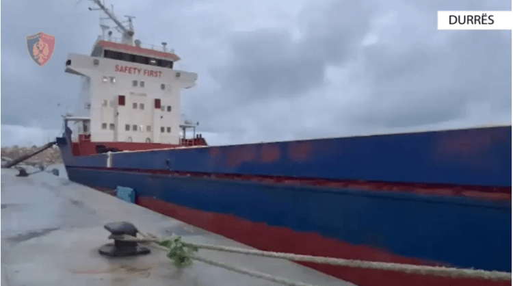 Naftë kontrabandë nga Tunizia! Sekuestrohen 400 mijë litra në Portin e Durrësit, gjashtë të arrestuar