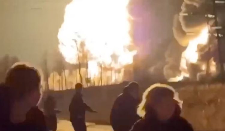 Digjet rafineria e naftës në Rusi, sulmi më i madh i Ukrainës në 2025