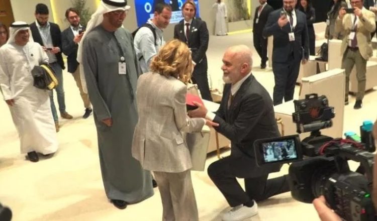 ‘Musk, një rival për mua?’, Rama surprizon Melonin për ditëlindje në Abu Dhabi(Video)