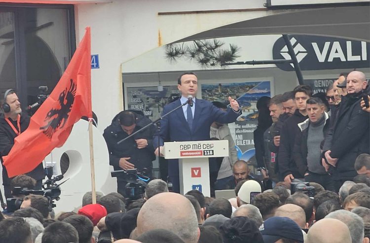 Kurti në Viti, premton dalje në autostradë dhe palestrën e sportit