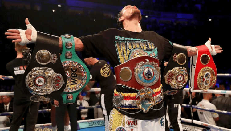 Usyk: Nuk e kam mendjen te boksi, është shpejt për një tjetër duel të madh