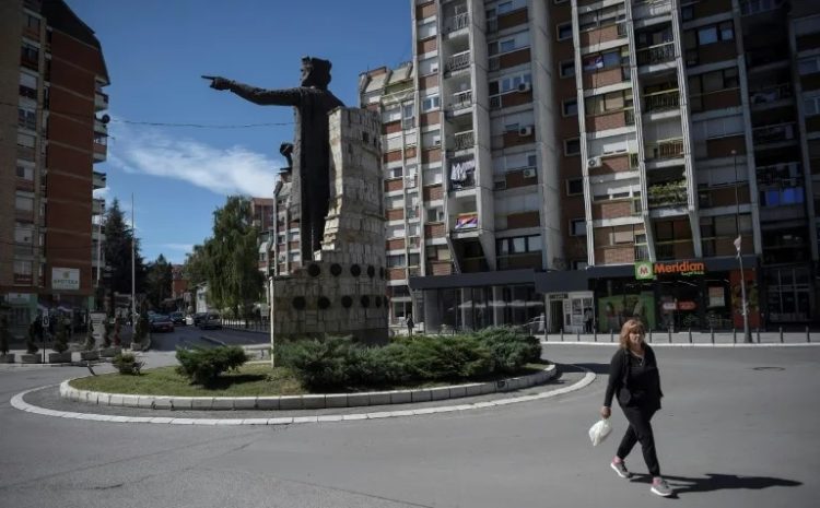 Provokime të reja në veri: Shfaqen mesazhe dhe simbole nacionaliste (Foto)