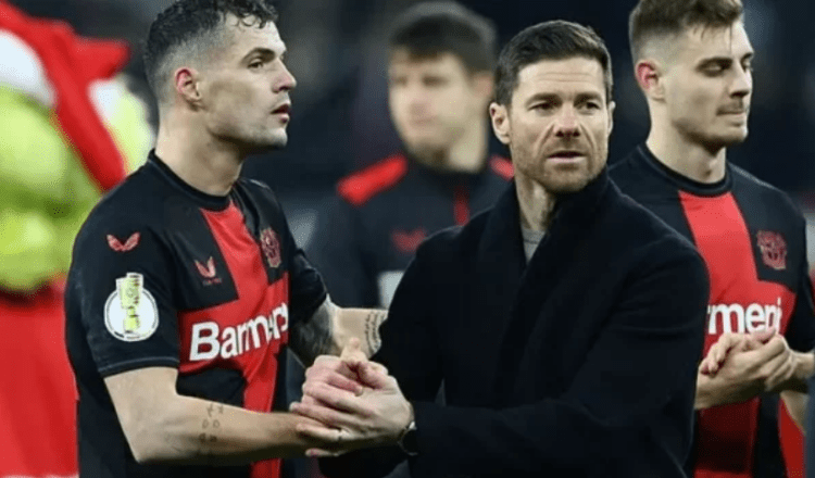 Xabi Alonso për Xhakën: Po përpiqemi ta kemi gati për derbin ndaj Dortmundit