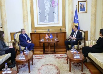 Konjufca priti në takim Ambasadorin e Mbretërisë së Bashkuar, biseduan për çështjen e sigurisë dhe stabilitetit rajonal