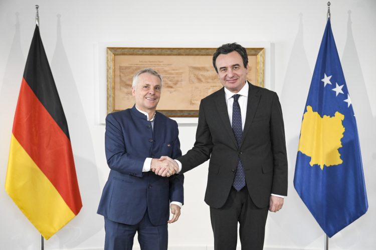 Kurti takohet me ambasadorin gjerman, flasin për proceset zgjedhore dhe marrëdhëniet bilaterale mes dy vendeve
