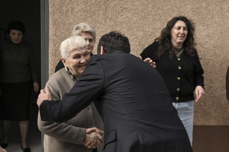 Kurti vizitoi për ngushëllime familjen Qerkini