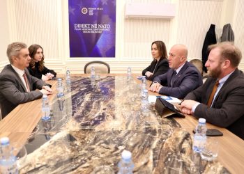 Haradinaj diskuton me ambasadorin britanik për zgjedhjet e 9 shkurtit