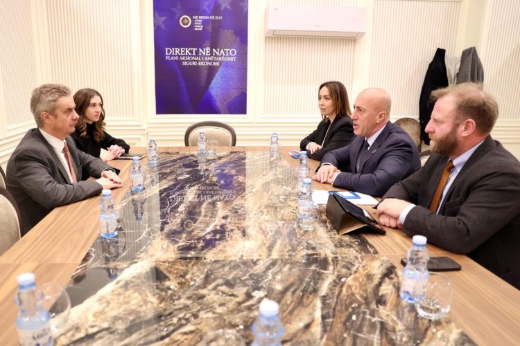 Haradinaj diskuton me ambasadorin britanik për zgjedhjet e 9 shkurtit