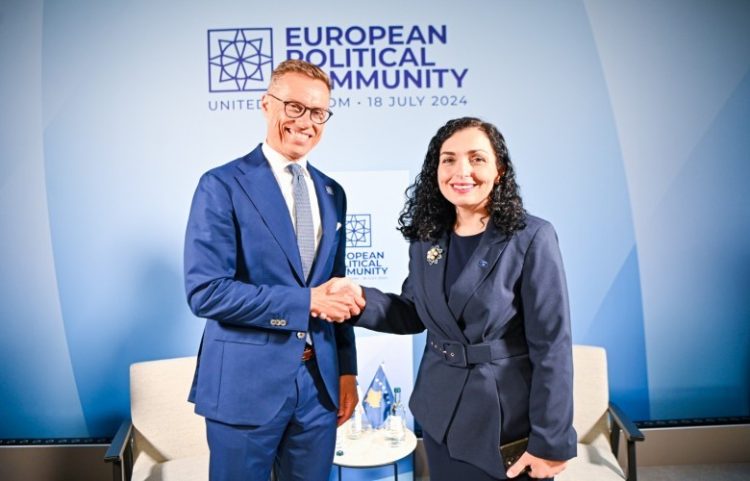 Presidenti i Finlandës uron presidenten Osmani për 17-vjetorin e pavarësisë